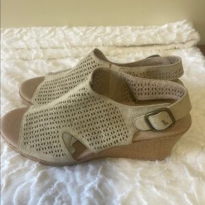Earth Tan Sandals